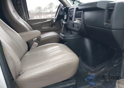 2014 Chevrolet Express 2500 Work Van z USA, uszkodzony, nr VIN 1GCWGGFA1E1184378